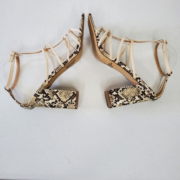Shoedazzle Belva Strappy Block Heel Sandal Size 10 Snake Print Square Toe - Picture 2 of 13